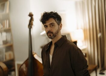 Ο Πέτρος Κλαμπάνης ανεβαίνει στη σκηνή του Jazz Week On The Roof