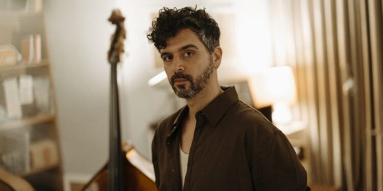 Ο Πέτρος Κλαμπάνης ανεβαίνει στη σκηνή του Jazz Week On The Roof