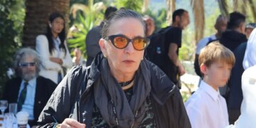Λίνα Νικολακοπούλου: «Πιστεύω ότι ο έρωτας είναι ένας παράδεισος που περιμένουμε όλοι, αλλά που είναι απαιτητικός»