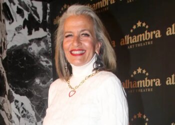 Λουκία Παπαδάκη: «Η απώλεια της μαμάς μου ήταν η ανταλλαγή μιας ζωής που έφυγε και μιας ζωής που ήρθε, γιατί τότε γέννησα τον γιο μου»