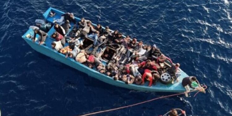 Κρήτη: Νέα άφιξη 43 μεταναστών νοτιοανατολικά των Καλών Λιμένων Ηρακλείου