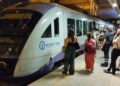 Προβλήματα και καθυστερήσεις σε προαστιακό και μετρό λόγω φωτιάς σε γραμμές – Αποκαταστάθηκε η λειτουργία