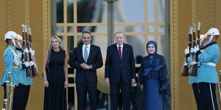 Στην Άγκυρα ο Κυριάκος Μητσοτάκης – Το στίγμα των ελληνικών θέσεων στη Σύνοδο του ΝΑΤΟ