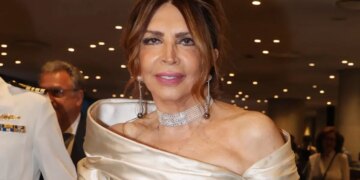 H Mιμή Ντενίση κάνει διακοπές με την κόρη της στον Θεολόγο και δείχνει στo Instagram το «ησυχαστήριό» της