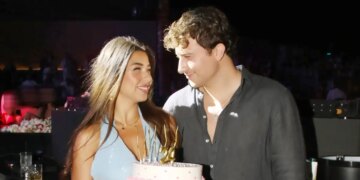 Γιάννης Ξανθόπουλος: Η κοινή εμφάνιση με τη σύντροφό του, Ραφαέλα Μητροπούλου, στα γενέθλιά της