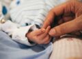 Έκτακτη ενίσχυση 150 ευρώ ανά παιδί: Ποιοι θα πληρωθούν έως τις 31 Αυγούστου