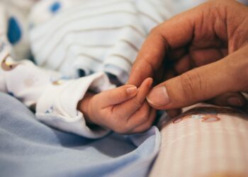 Έκτακτη ενίσχυση 150 ευρώ ανά παιδί: Ποιοι θα πληρωθούν έως τις 31 Αυγούστου