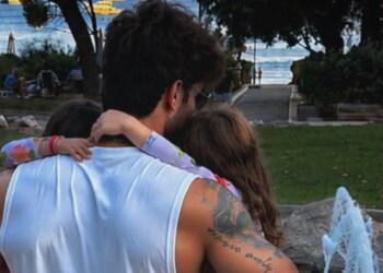 Άρης Μουγκοπέτρος: Η τρυφερή φωτογραφία με τις κόρες του