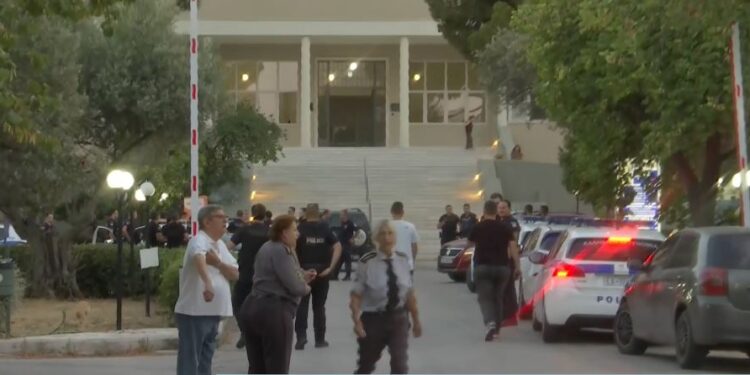 Φωτιά στο νοσοκομείο Σισμανόγλειο – Εκκενώθηκαν δωμάτια