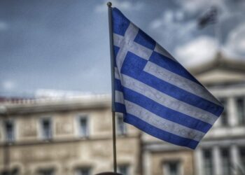 ESM: Η Ελλάδα πέρασε το “stress test” για το δημόσιο χρέος – Προβλέπεται μείωση την επόμενη 10ετία και στο δυσμενές σενάριο