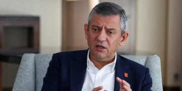 Τουρκία: Ο Οζγκιούρ Οζέλ αποχωρεί από το CHP και ιδρύει νέο κόμμα