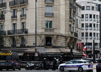 Γαλλία: Άνδρας επιτέθηκε με μαχαίρι στο Παρίσι - Τρεις τραυματίες, συνελήφθη ο φερόμενος ως δράστης