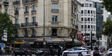 Γαλλία: Άνδρας επιτέθηκε με μαχαίρι στο Παρίσι - Τρεις τραυματίες, συνελήφθη ο φερόμενος ως δράστης