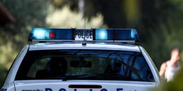 Αιματηρή καταδίωξη στο Άργος: Τραυματισμός 20χρονου που επιχείρησε να εμβολίσει αστυνομικούς