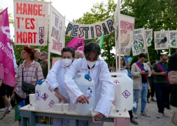 Γαλλία: Η υπουργός Οικολογικής Μετάβασης παραιτήθηκε σε ένδειξη διαμαρτυρίας, αφού εγκρίθηκε νομοσχέδιο για επικίνδυνα παρασιτοκτόνα