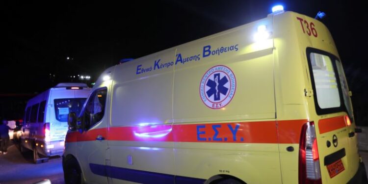 Φωτιά στο Ωραιόκαστρο: Πυροσβέστης στο 424 Στρατιωτικό Νοσοκομείο με αναπνευστικά προβλήματα