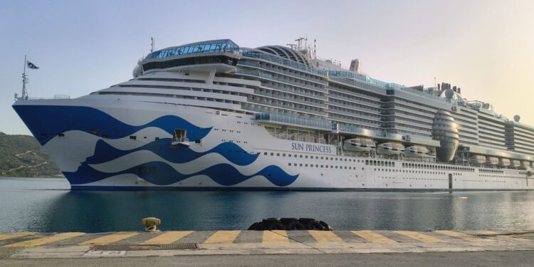 Χανιά: «Έδεσε» στη Σούδα το Sun Princess με 5.000 επισκέπτες κρουαζιέρας