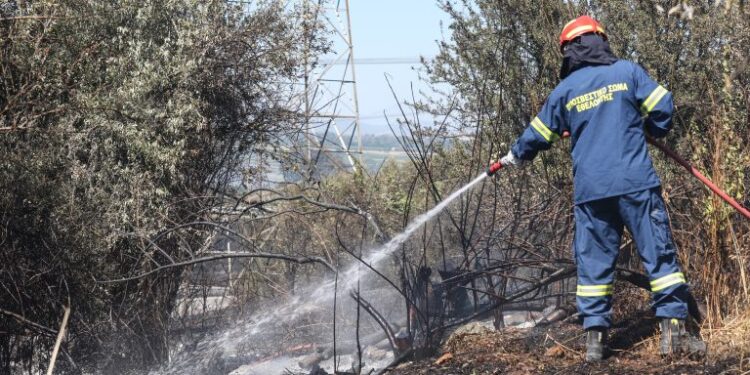 Υψηλός κίνδυνος πυρκαγιάς σε 7 περιοχές σήμερα – Ποιες περιοχές βρίσκονται στο «κίτρινο»