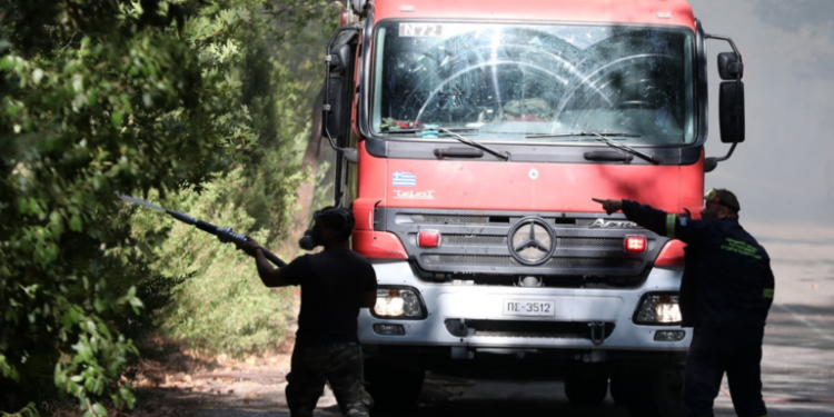 Θεσσαλονίκη: Πυρκαγιά στην Περαία – Μήνυμα εστάλη από το 112