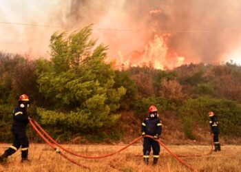 Συναγερμός για μεγάλη φωτιά στην Κίσσαμο: Δεν απειλούνται κατοικημένες περιοχές – Ήχησε το 112
