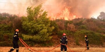 Συναγερμός για μεγάλη φωτιά στην Κίσσαμο: Δεν απειλούνται κατοικημένες περιοχές – Ήχησε το 112