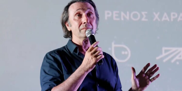 Ρένος Χαραλαμπίδης για «Οδύσσεια»: Δεν με ενοχλεί που επέλεξαν για «ωραία Ελένη» μια Αφρικανή