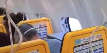 Η πτήση του τρόμου: Με την επιβάτιδα που τον έσωσε συνομίλησε ο Σέρβος που τραυματίστηκε