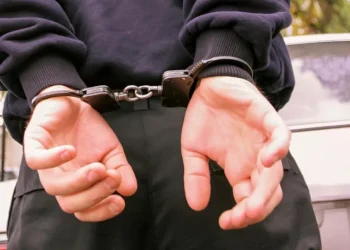 Δεύτερη σύλληψη για τους εμπρησμούς με οπαδικό κίνητρο – Βρέθηκαν κοκαΐνη και η μοτοσικλέτα διαφυγής