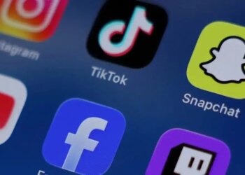 Η Γαλλία απαγόρευσε με νόμο τα social media για παιδιά κάτω των 15 ετών