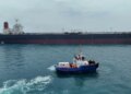Το Ιράν λέει ότι ελέγχει τα Στενά του Ορμούζ – Επιθέσεις σε χώρες του Κόλπου μετά τους 140 αμερικανικούς βομβαρδισμούς