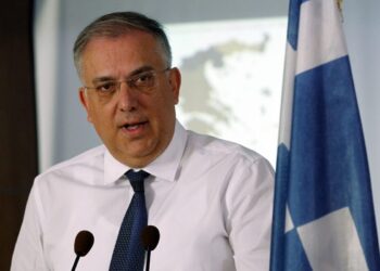 Θεοδωρικάκος στο ΕΡΤnews: Στα 15 λεπτά η μείωση στο ντίζελ – Μειώσεις έως 20% σε βασικά προϊόντα