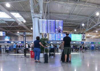 Τόκη (Ένωση Ελεγκτών Εναέριας Κυκλοφορίας) στο ΕΡΤnews Radio 105,8: Αυξημένη ζήτηση, μη τήρηση των slots και υποδομές καθυστερούν τις πτήσεις