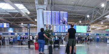 Τόκη (Ένωση Ελεγκτών Εναέριας Κυκλοφορίας) στο ΕΡΤnews Radio 105,8: Αυξημένη ζήτηση, μη τήρηση των slots και υποδομές καθυστερούν τις πτήσεις