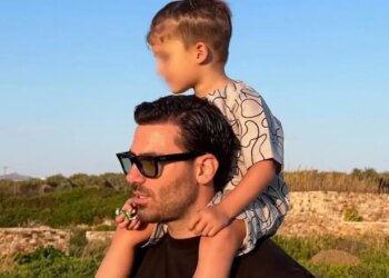 Ιωάννα Τούνη: Η αγαπησιάρικη πόζα του συντρόφου της με τον γιο της και τα πειράγματα του ζευγαριού