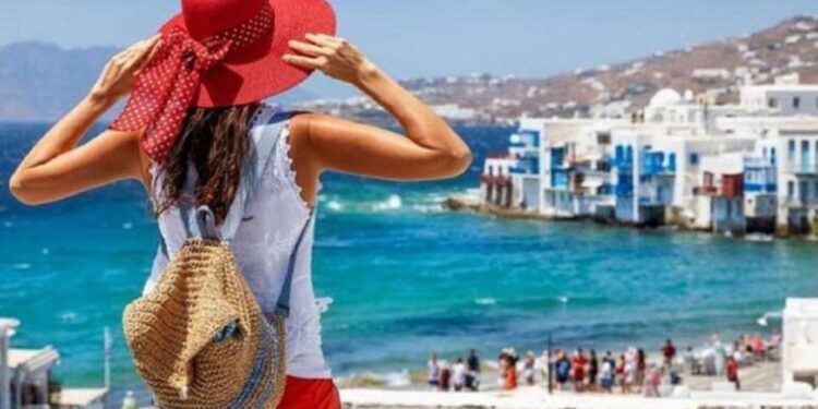 Τουρισμός για Όλους 2026-2027: Πότε ανοίγει η πλατφόρμα και ποιοι θα πάρουν έως 600 ευρώ