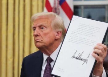 Axios: Ο Τραμπ «πάγωσε» τις αμερικανικές επιθέσεις στο Ιράν, δίνοντας χώρο στη διπλωματία