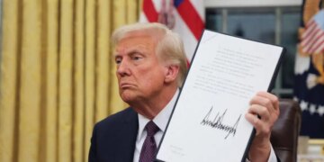 Axios: Ο Τραμπ «πάγωσε» τις αμερικανικές επιθέσεις στο Ιράν, δίνοντας χώρο στη διπλωματία