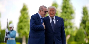 ΝΥΤ για Τραμπ στη Σύνοδο του ΝΑΤΟ: Δράμα, υπερθέαμα κι ένα πραγματικό one man show