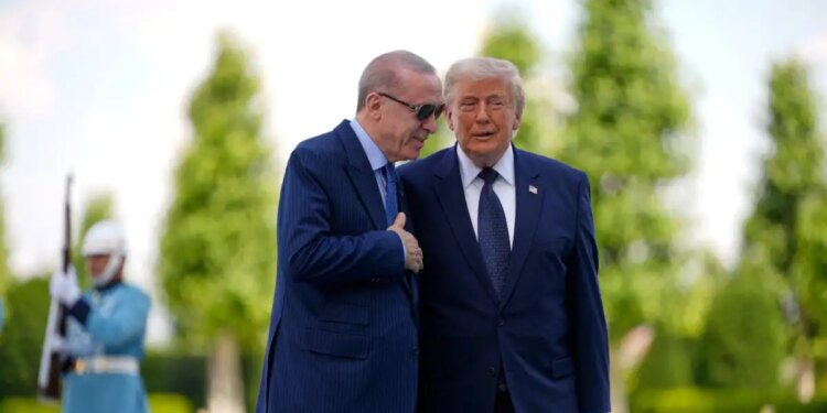 ΝΥΤ για Τραμπ στη Σύνοδο του ΝΑΤΟ: Δράμα, υπερθέαμα κι ένα πραγματικό one man show