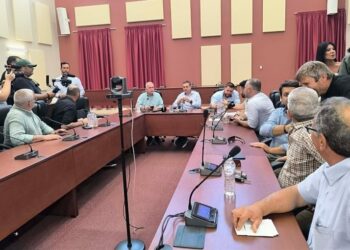 Συνάντηση Τσίπρα με κτηνοτρόφους της Λέσβου: «Ευθύνη όλων μας είναι να διατηρήσουμε ζωντανή την αγροτική παραγωγή»