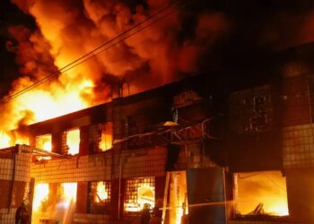 Ουκρανία: 13 νεκροί και περίπου 50 τραυματίες μετά από ρωσικές επιθέσεις