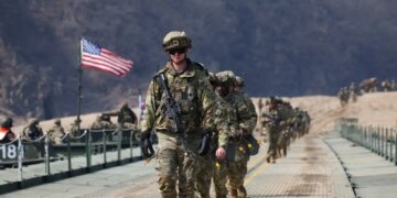 CENTCOM: Πάνω από 50.000 Αμερικανοί στρατιώτες βρίσκονται στη Μέση Ανατολή – Χτυπήθηκε δεξαμενόπλοιο ανοιχτά του Ομάν