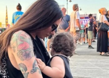 Ευρυδίκη Βαλαβάνη: Πήγε με τον ενός έτους γιο της για πρώτη φορά σε συναυλία