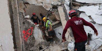 Βενεζουέλα: Στους 2.595 οι νεκροί από τον φονικό σεισμό - «Σβήνουν» οι ελπίδες για τυχόν επιζώντες, χιλιάδες εθελοντές σκάβουν στα χαλάσματα