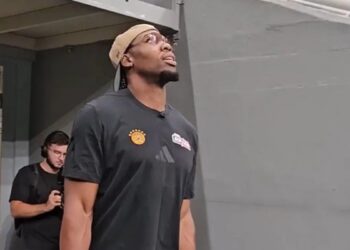 Η βόλτα του Γιαμπουσέλε στο T-Center (video) - www.ertsports.gr