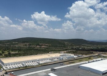 Κέντρα δεδομένων: Οι αντιδράσεις των πολιτών απειλούν επενδύσεις δισεκατομμυρίων δολαρίων