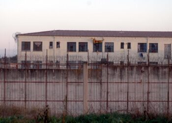 Με drone προσπάθησαν να περάσουν κινητά στις φυλακές Λάρισας - Το κατέρριψε το αντιdrone σύστημα - ertnews.gr