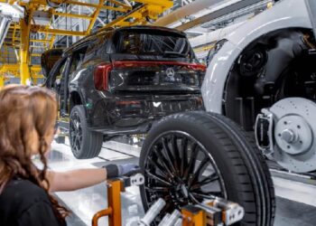 Γιατί η Mercedes-Benz μεταφέρει την παραγωγή στην Ουγγαρία