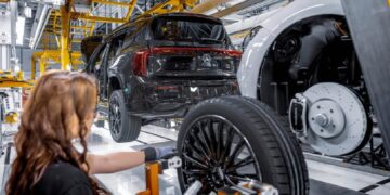 Γιατί η Mercedes-Benz μεταφέρει την παραγωγή στην Ουγγαρία