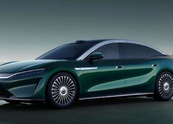 BYD Great Han: Πολυτελής limo με αυτονομία έως 1.008 χλμ.